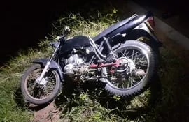 Motociclista fallece en choque con otro biciclo en Carapeguá.