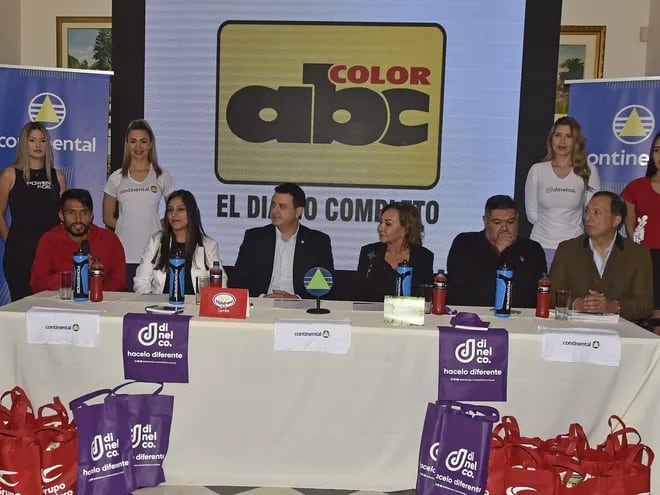 Autoridades del Paraguay Marathon Club y de la organización de la Media Maratón de Asunción, en el lanzamiento ayer.