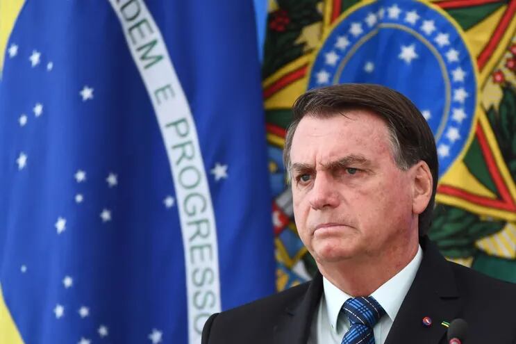 El presidente de Brasil, Jair Bolsonaro, pierde hoy a dos de sus ministros: de Exteriores y de Defensa.