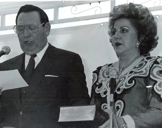 El expresidente Andrés Rodríguez, y su esposa Nelly Reig.