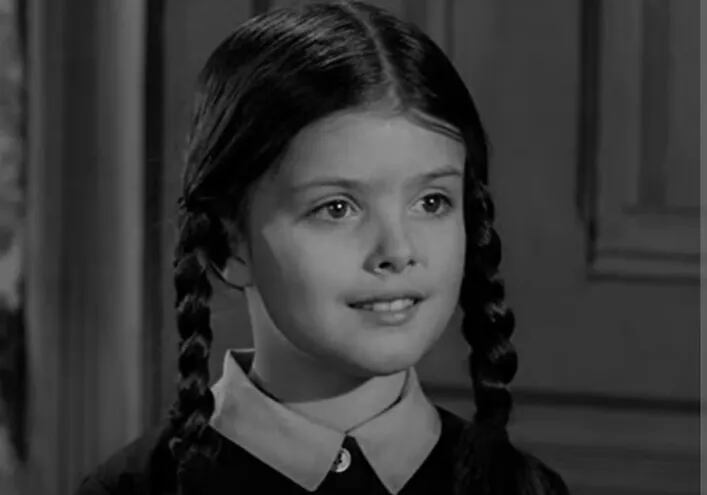 Lisa Loring fue la primera actriz en interpretar a Merlina Addams, en la serie de televisión estrenada en 1964.