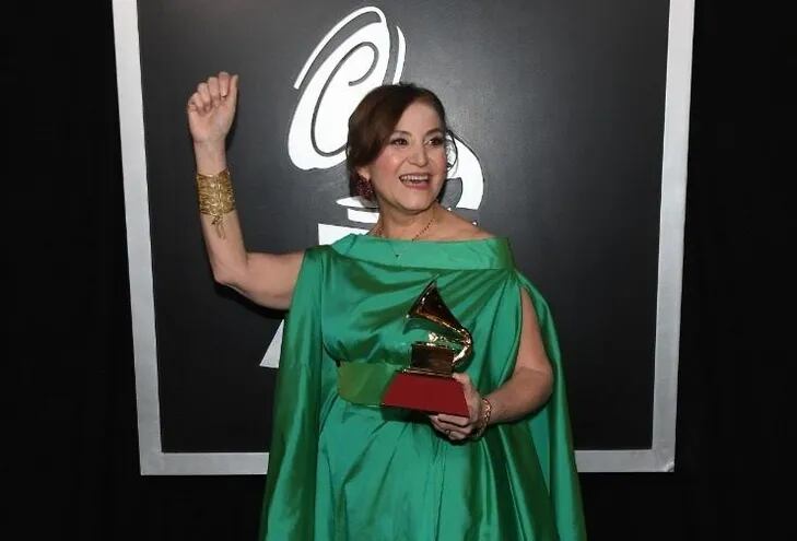 Con los dos primeros Latin Grammy para Paraguay, Berta Rojas coronó un año de grandes logros para el talento musical nacional.