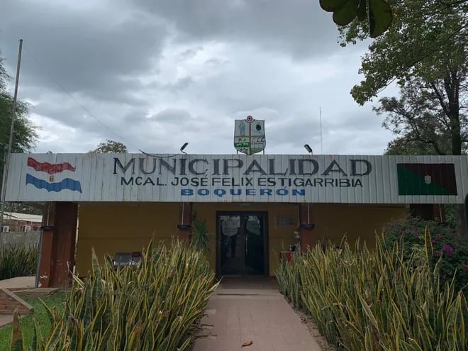 Fachada del municipio de Mariscal Estigarribia.