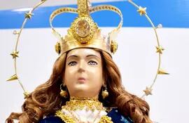 Imagen de la Virgen de Caacupé a quien los devotos pedirán su mediación ante Jesús para que proteja al Paraguay del  covid-19.