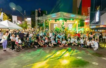 Foto de la actividad de ciclistas realizada el año pasado por la organización WWF Paraguay. Este año esperan a 500 ciclistas.
