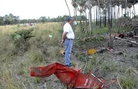 los-restos-del-helicoptero-que-cayo-en-una-estancia-en-el-chaco-paraguayo-y-provoco-la-muerte-de-lino-oviedo--214129000000-513998.jpg