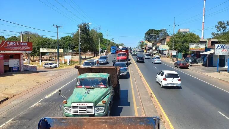 Transportistas amenazaron con movilizarse en Asunción, durante los Juegos Odesur, ayer.