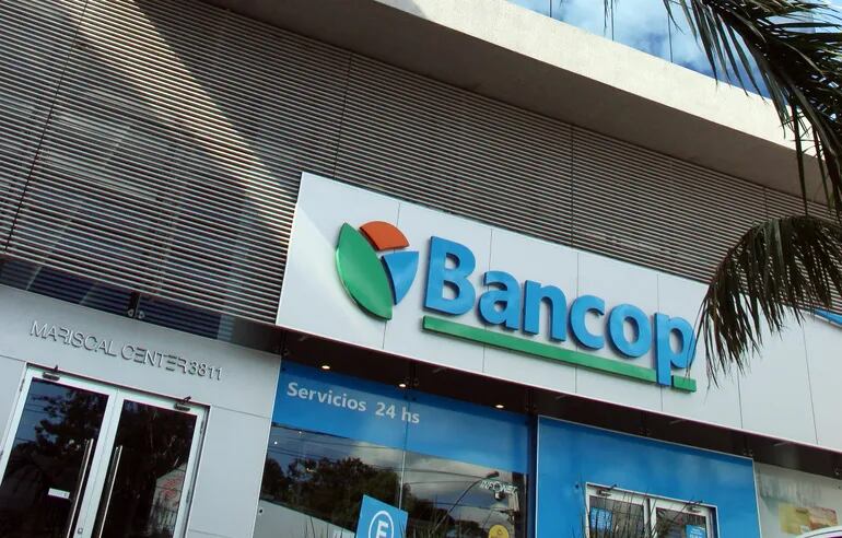 Bancop tiene la misión de apoyar el desarrollo sostenible del sector productivo en Paraguay y brindar servicios financieros a los diferentes sectores económicos.