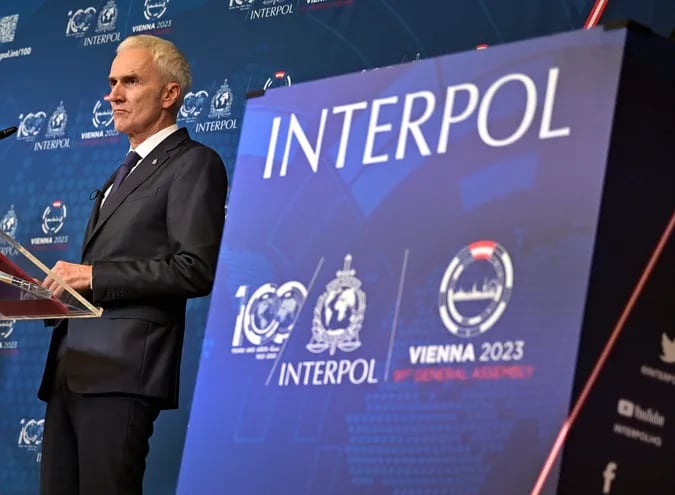 El secretario general de la Interpol Jurgen Stock, durante una conferencia en Viena.  (AFP)