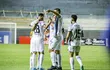 Los futbolistas de Libertad festejan un gol en el partido de la Copa Paraguay 2023.