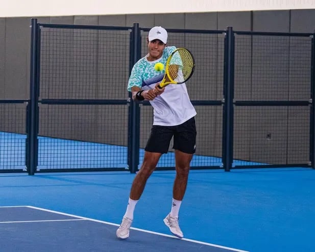 El juvenil tenista paraguayo Adolfo Daniel Vallejo cerró una gran semana en España, donde arrancó desde la fase previa y llegó hasta cuartos de final.