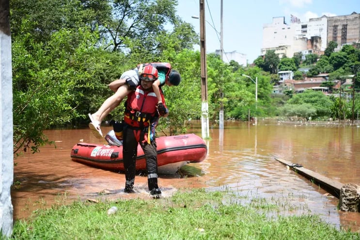 Inundaciones en el Este, que atendió la Comisión Especial de Crecidas (CEC) de Itaipú.