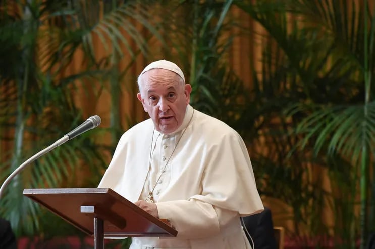 Papa Francisco manifestó “su inmenso dolor” por las miles de víctimas de abusos sexuales en el seno de la  Iglesia católica, en Francia. (EFE/EPA/ALESSANDRO DI MEO)