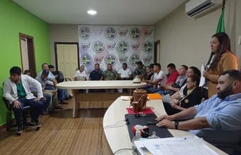 Encuentro en el que se organizó la minga ambiental en Curuguaty, convocado por el intendente Walter Ramírez