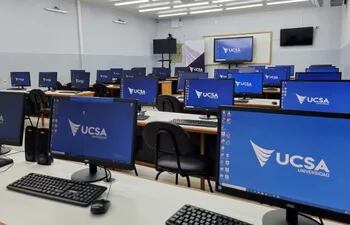 La UCSA cuenta con sede propia y un amplio y confortable campus, con divisiones equipadas con alta tecnología.