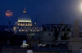 Fotografía de archivo de un eclipse lunar en el Vaticano. (Imagen ilustrativa).