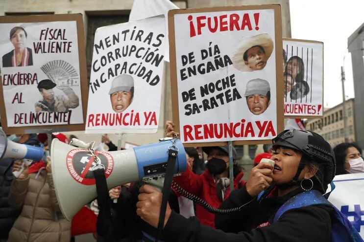 Manifestantes contra el gobierno del presidente del Perú, Pedro Castillo.