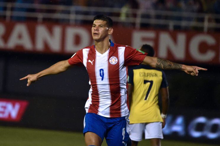 Robert Morales debutó con gol en la selección paraguaya durante el partido contra Ecuador por la penúltima jornada de las Eliminatorias Sudamericanas.
