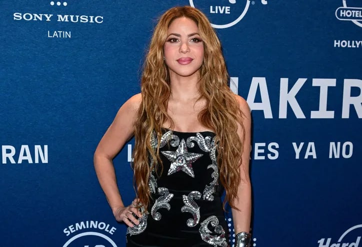 Shakira llegando a la fiesta de lanzamiento de su nuevo álbum "Las Mujeres Ya No Lloran" en el Seminole Hard Rock Live en Hollywood, Florida.