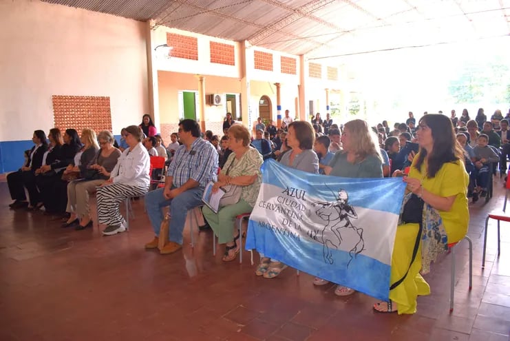 Escritores paraguayos y argentinos, lanzan proyecto educativo cultural, "Quijote recorriendo el Departamento de la Libertad Paraguarí.
