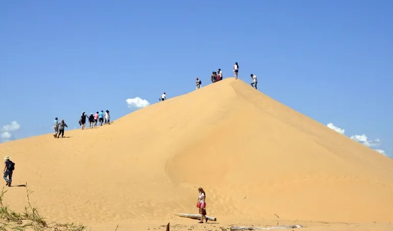 El Congreso Nacional declaró a las dunas de San Cosme y Damián como patrimonio turístico natural.