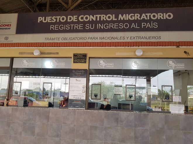 Medidas de prevención contra el coronavirus en el puesto de Control Migratorio en Puerto Falcón, en la frontera  con Argentina.