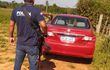 El auto robado fue abandonado en un camino interno de Caaguazú.