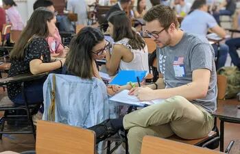 #BecasPy ofrece mentorías para postulación a becas universitarias en los Estados Unidos