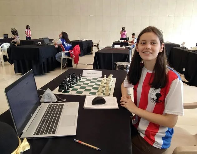 Juvenil ajedrecista Helen Montiel llegaría al título de WCM  a sus catorce años.