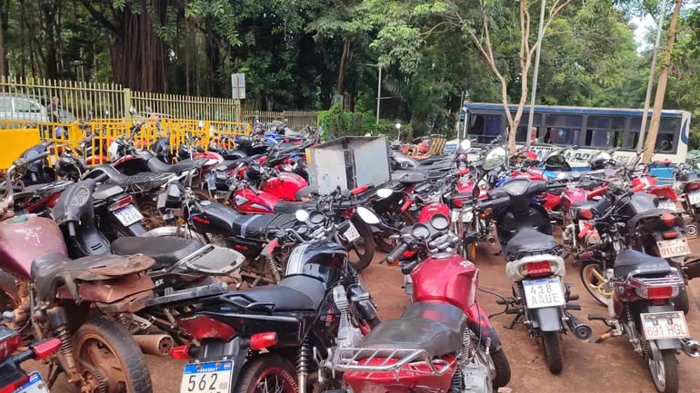Decenas de motocicletas se incautaron en los operativos de la PMT, en Ciudad del Este.