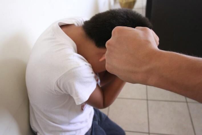 El menor fue golpeado por su cuñado, que lo sorprendió cuando intentaba robarle. (Imagen ilustrativa).