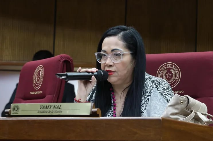 La senadora Norma "Yamy Nal" Aquino, quien originalmente criticaba a Cartes pero ahora es aliada del cartismo en la Cámara Alta.