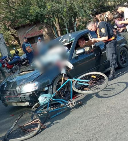 Accidente fatal en el que murió un ciclista tras ser atropellado por un automóvil.