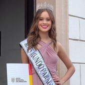 Dahiana Benítez Gatzke, Miss Mundo Paraguay 2022, recibió una mención especial de la Junta Municipal de Encarnación.