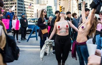 mujeres-manifestandose-en-marcha-feminista-en-estados-unidos--141217000000-1560242.jpg