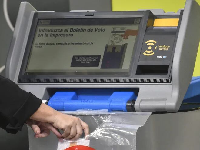 Las máquinas de votación fueron utilizadas por primera vez en unas elecciones generales del Paraguay.