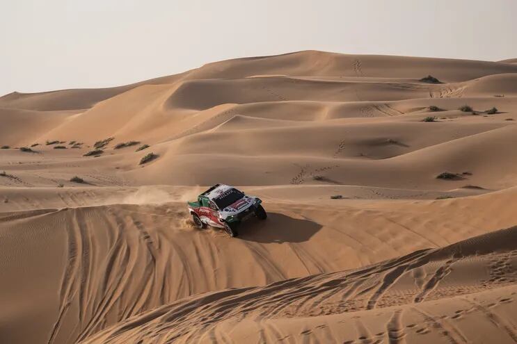 El imponente “Empty Quarter” y sus exuberantes dunas. Finalmente, según la opinión de los competidores, no fue según se temía. No obstante, algunos se mantuvieron cautos y otros disfrutaron a fondo la inmensidad del desierto en suelo saudí.