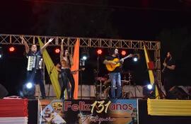 El grupo Bohemia Guaraní ofreció un gran show en Puerto Antequera