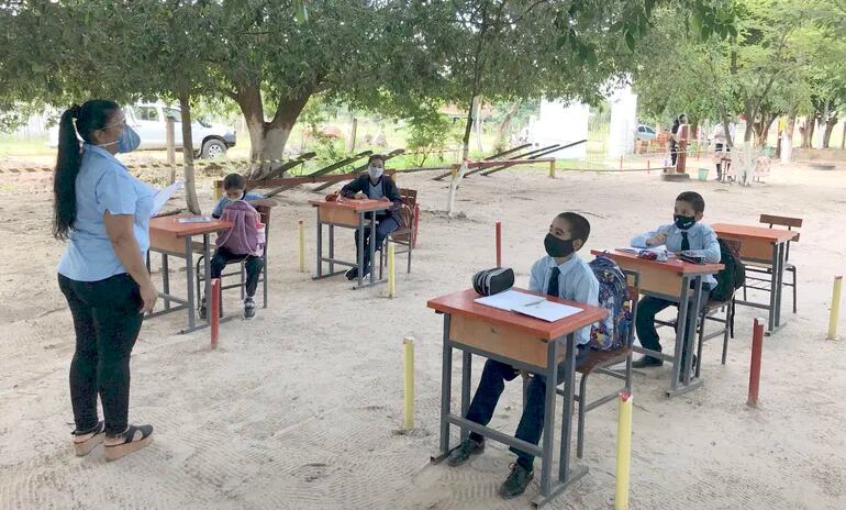 Alumnos de la escuela “Inmaculada Concepción” desarrollarán las clases bajo árboles por falta de aulas.