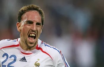 Franck Ribery anuncia su retirada del fútbol a los 39 años.