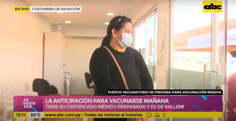 Una paciente oncológica llegó anticipadamente a la Costanera de Vacunación para acceder a la dosis anti Covid-19 el día de mañana.