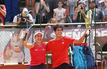 Verónica Cepede Royg y Daniel Vallejo ganaron la final de dobles mixto a la dupla boliviana Noelia y Federico Zeballos para adjudcarse la medalla de oro.