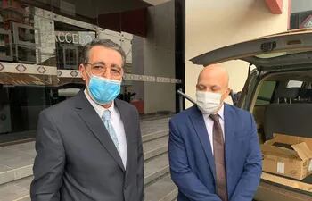 Ahmad Khalil Chams, dueño de la carga robada en Aduanas, y el abogado Juan Angel Pérez Pane.