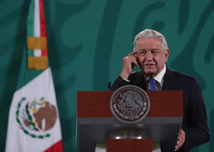 El presidente de México, Andrés Manuel López Obrador, durante una rueda de prensa este viernes en Palacio Nacional, de la Ciudad de México.