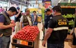 Decomisan más de 2.400 kilos de tomate en un supermercado y en el Abasto