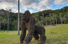 El gorila de Ysypo es una de las esculturas más admiradas por los visitantes.