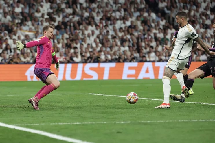 Joselu aprovecha un error del arquero alemán Manuel Neuer para empatar el partido en el minuto 88.