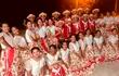 Integrantes de la escuela municipal de danzas de Carmelo Peralta, las anfitrionas del festival del Yrembe`y.