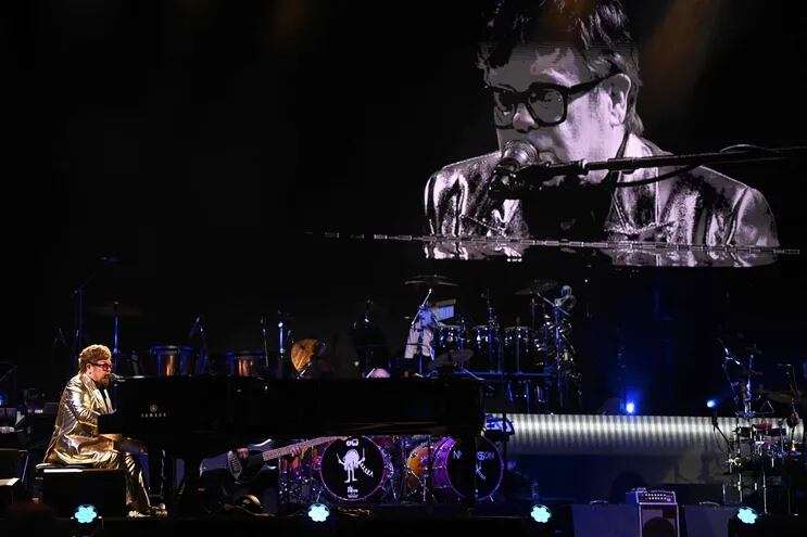 Elton John durante su concierto en el festival de Glastonbury, en Inglaterra, el pasado 25 de junio.