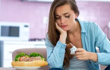 La elección de los alimentos que incluimos en nuestro consumo diario, pueden desencadenar, empeorar o aliviar el estrés.